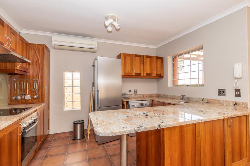 To Let 3 Bedroom Property for Rent in Kirstenhof Western Cape